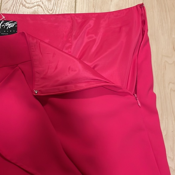 424 Fifth - Lord & Taylor Cascade Ruffle Front Miniskirt, Pink, sz 24W - Picture 4 of 12